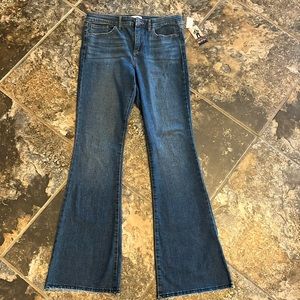 NWT Sofia Vergara Melisa flare jeans size 8